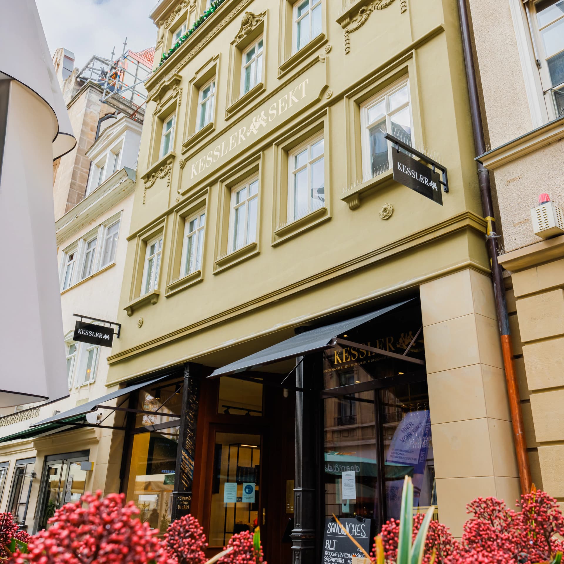 Kessler Sekt Bar: KESSLER Bar und Shop in Stuttgart mit Premium Sekt, stilvollem Ambiente und zentraler Lage